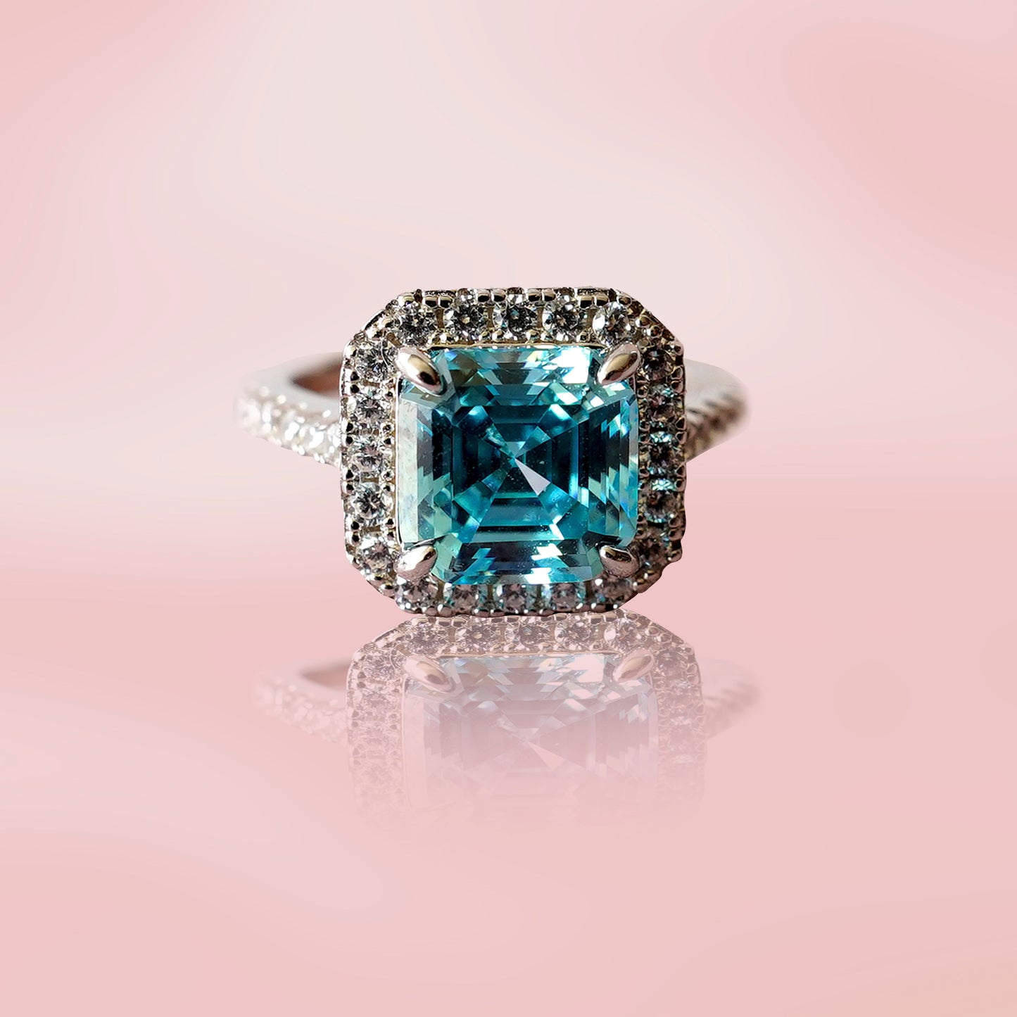 AQUAMARINE RING WITH HALO
