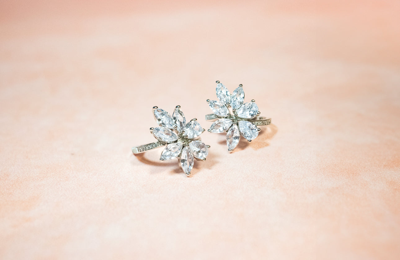 THE “CRYSTAL FLOWER” RING