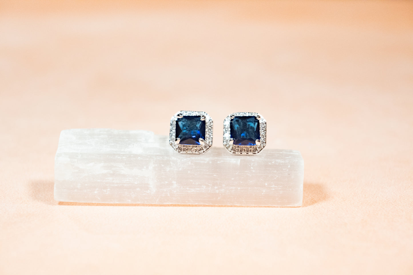 TIMELESS SQUARE BLUE SAPPHIRE STUDS