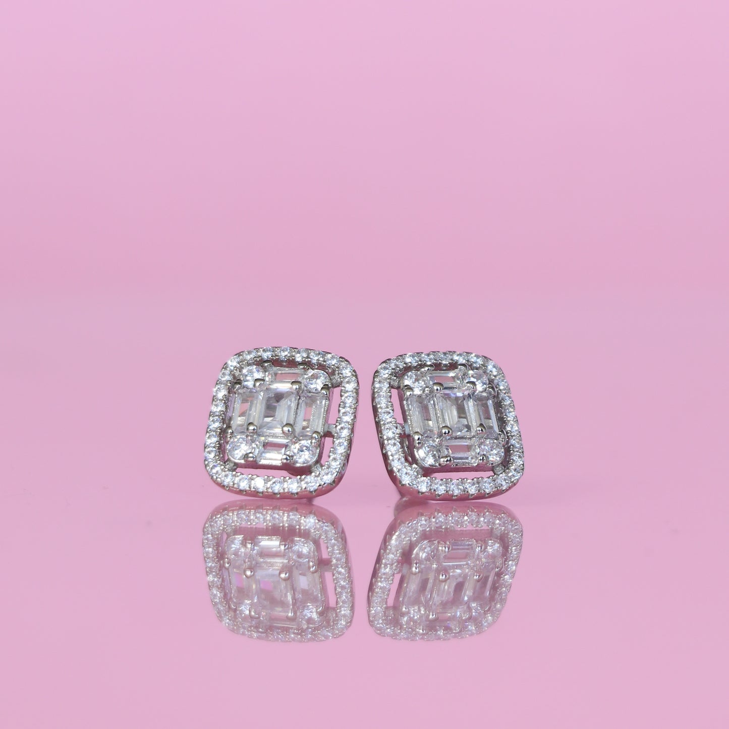 TIMELESS ALL-WHITE CLASSIC EARRINGS WITH HALO