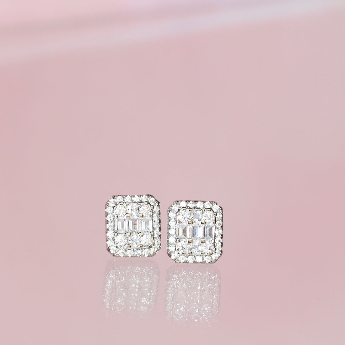 TIMELESS ALL-WHITE CLASSIC EARRINGS WITH HALO