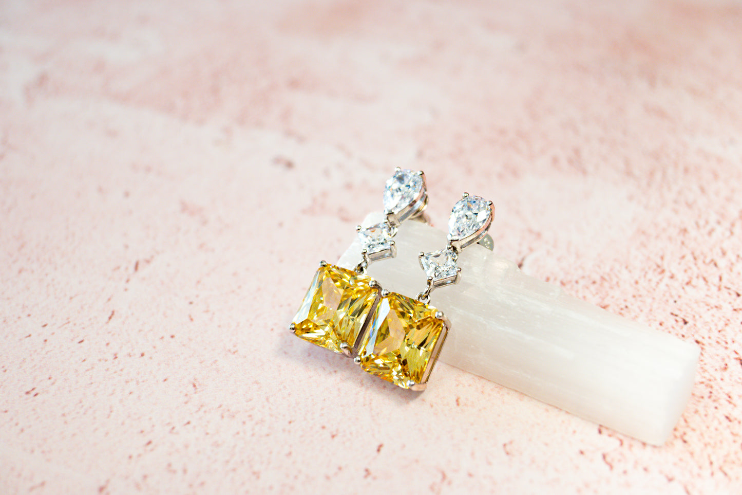 THE “LUMIÈRE” LONG EARRINGS