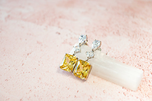 THE “LUMIÈRE” LONG EARRINGS