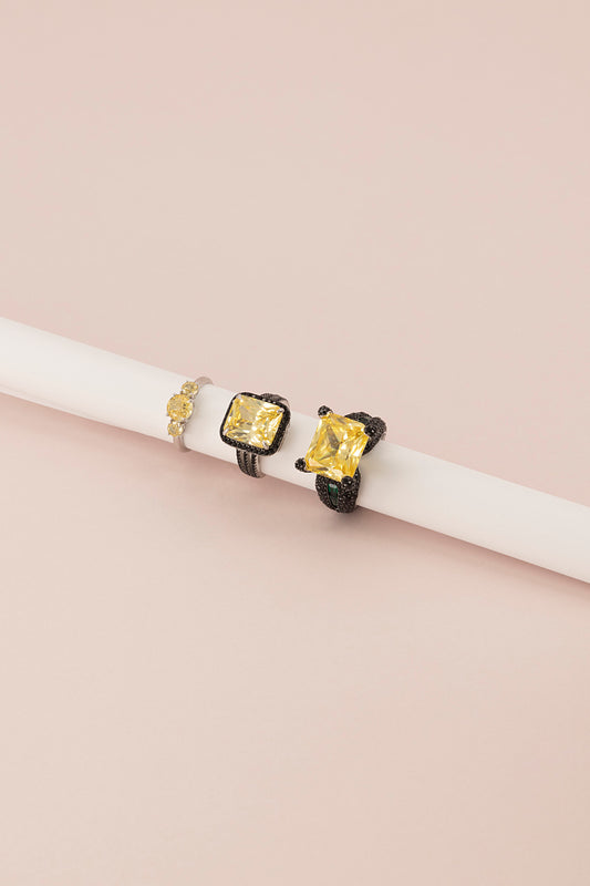 “GOLDEN TRINITY” RING (3 stones)