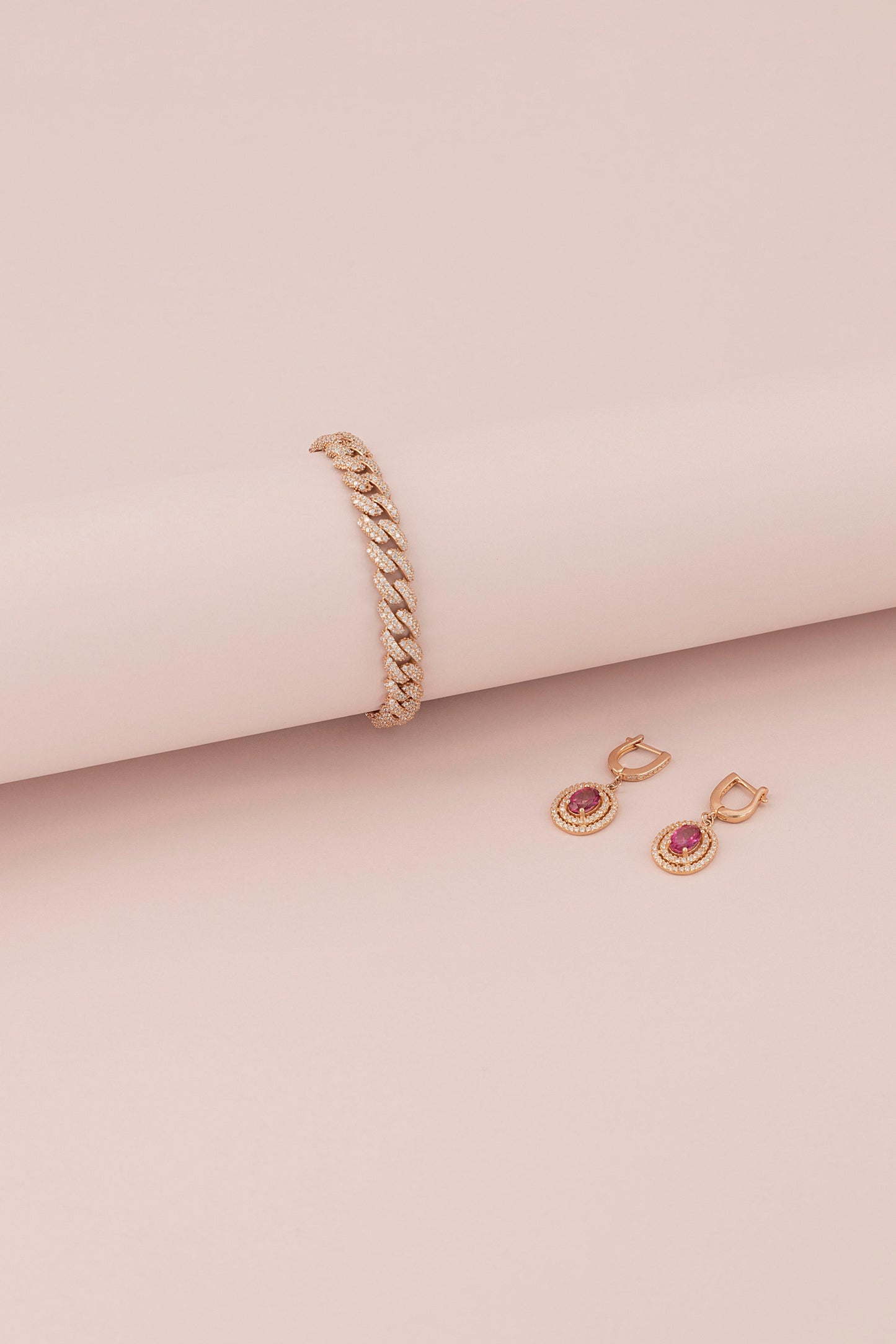THE “BLUSH OVAL” EARRINGS