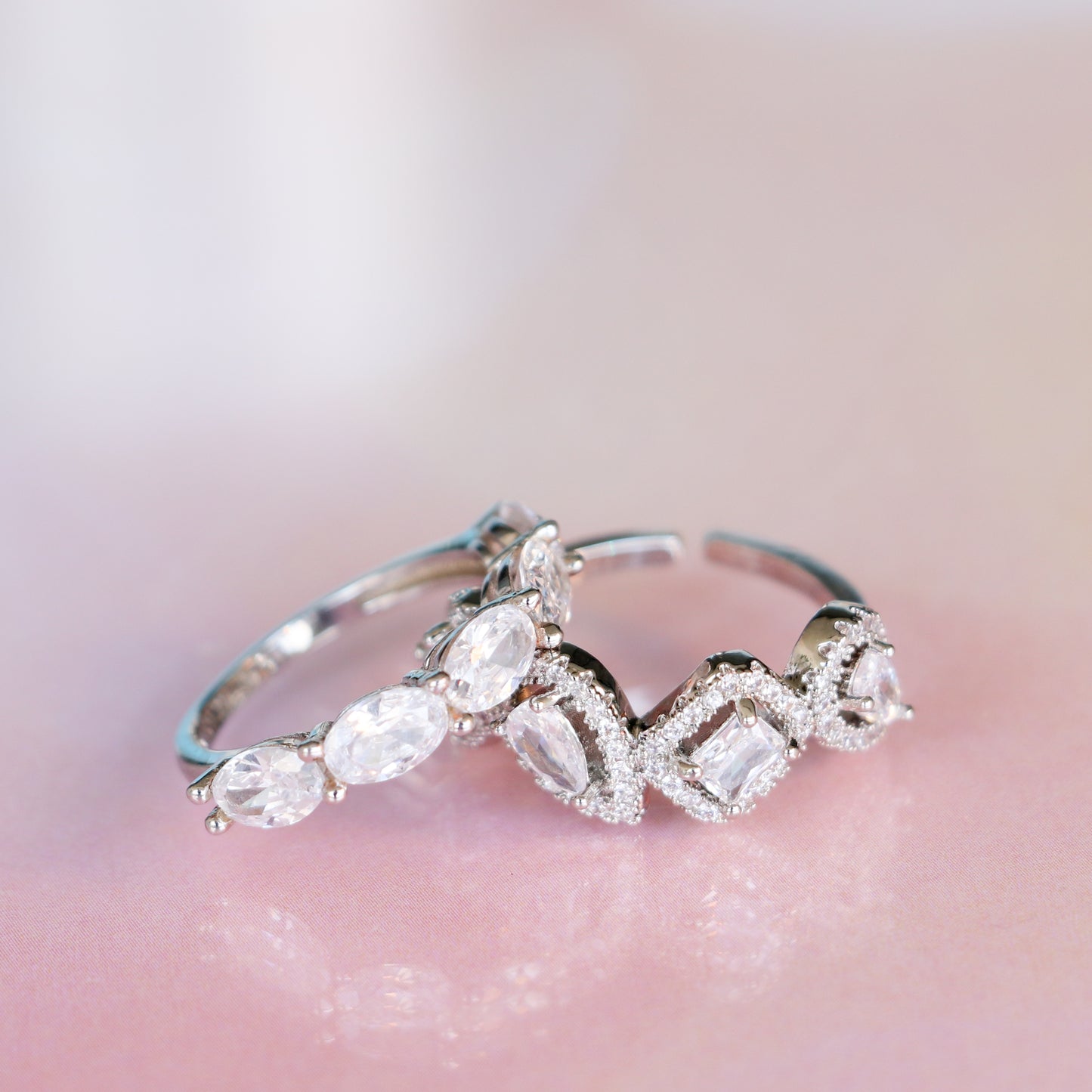 ADJUSTABLE MULTISHAPE 4 STONE RING