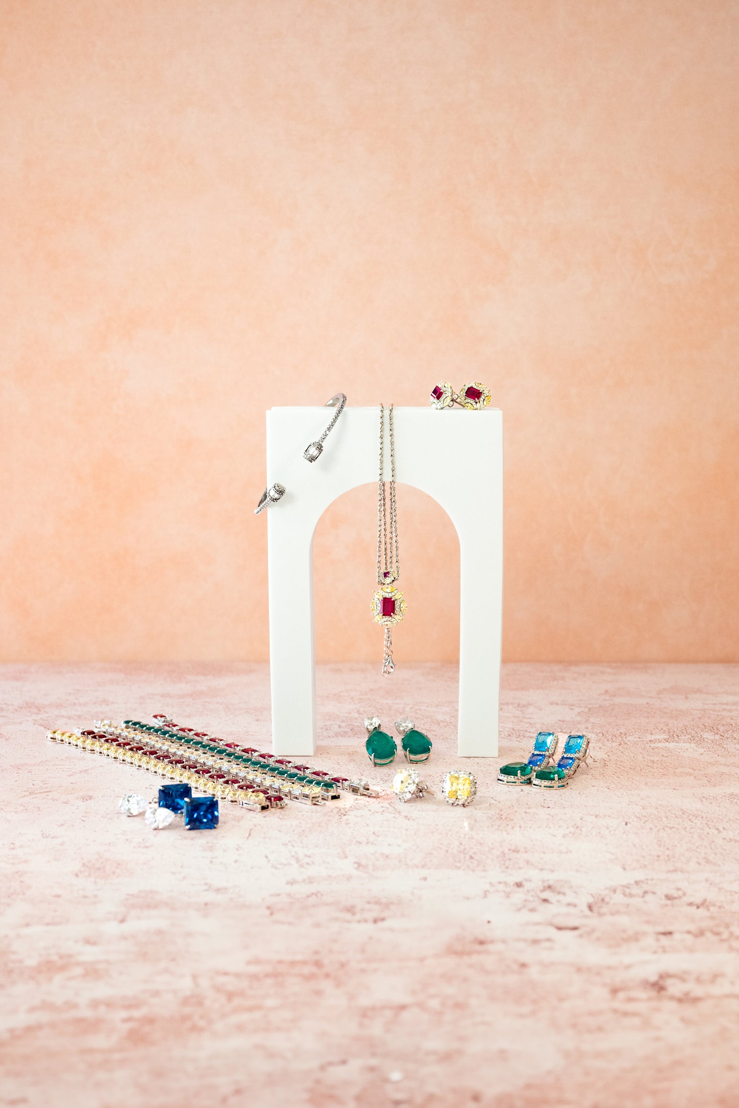 THE “ROUGE BLANC” CLASSIC TENNIS BRACET