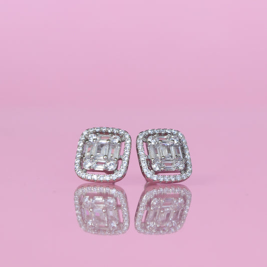 TIMELESS ALL-WHITE CLASSIC EARRINGS WITH HALO