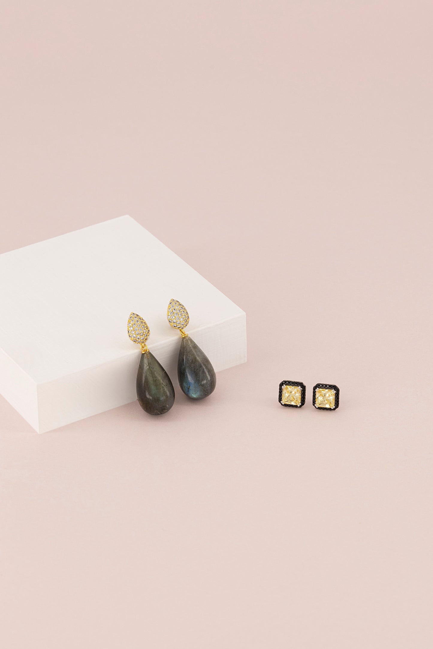 “CITRUS NOIR” SQUARE STUDS