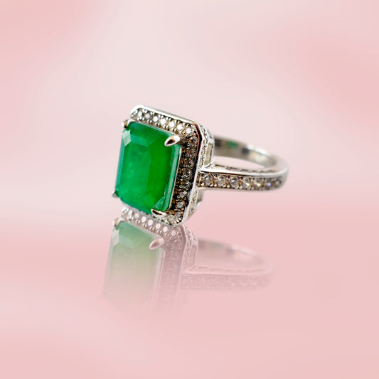 LARGE EMERALD RING