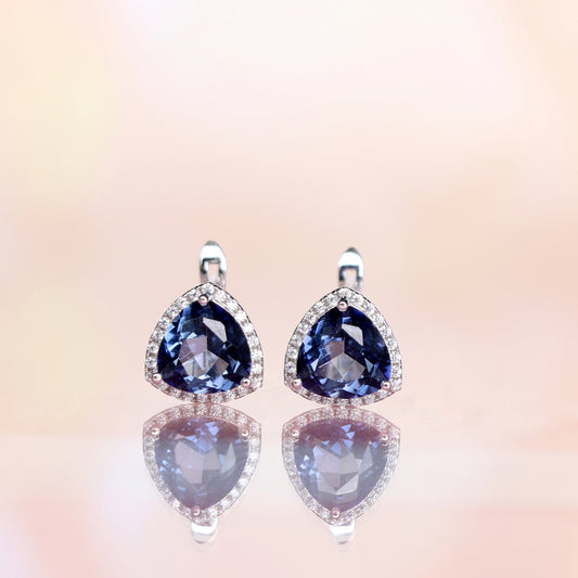 THE “IOLITE GEOMETRIC DROPS” EARRINGS