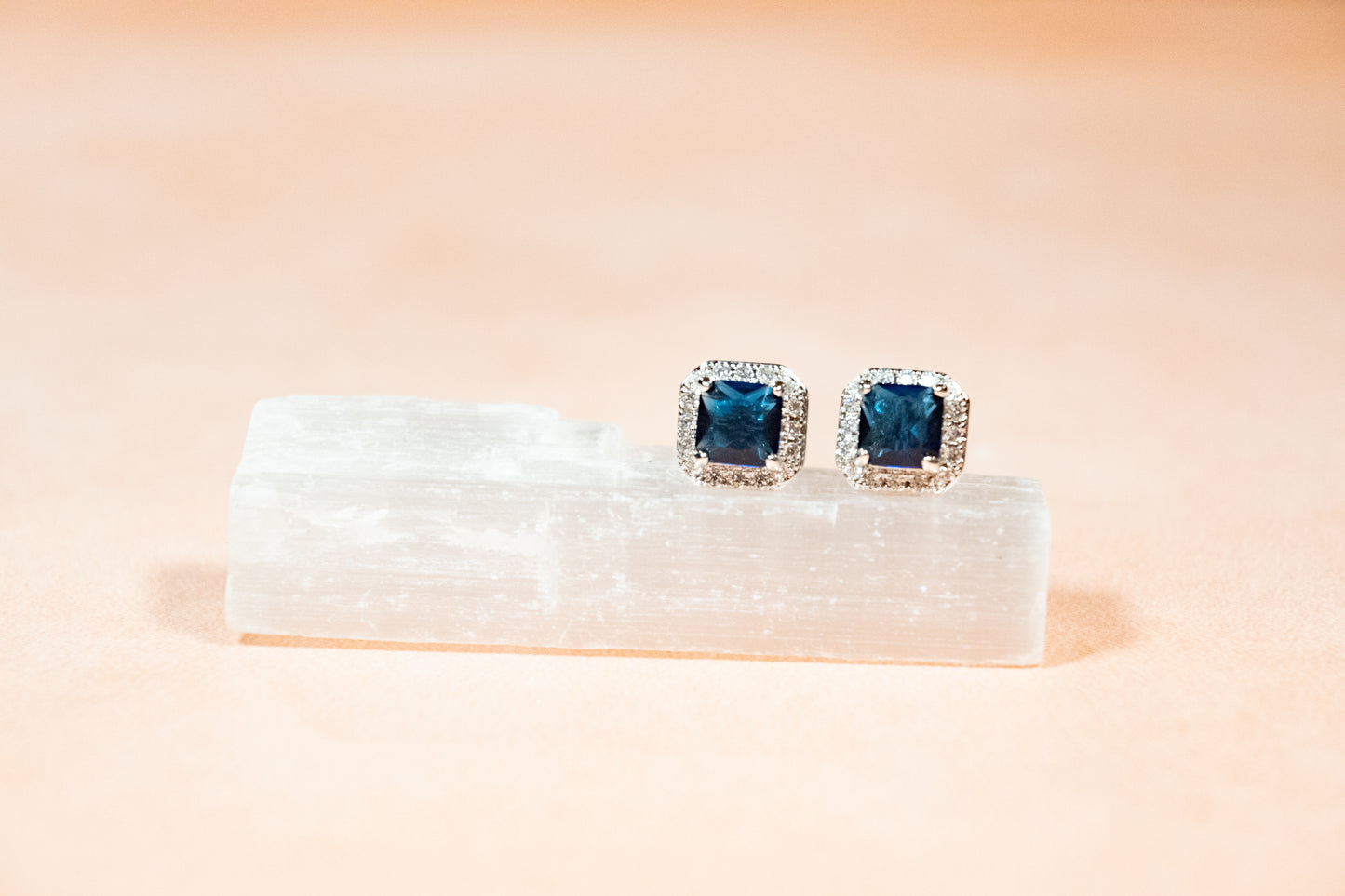 TIMELESS SQUARE BLUE SAPPHIRE STUDS