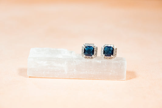 TIMELESS SQUARE BLUE SAPPHIRE STUDS
