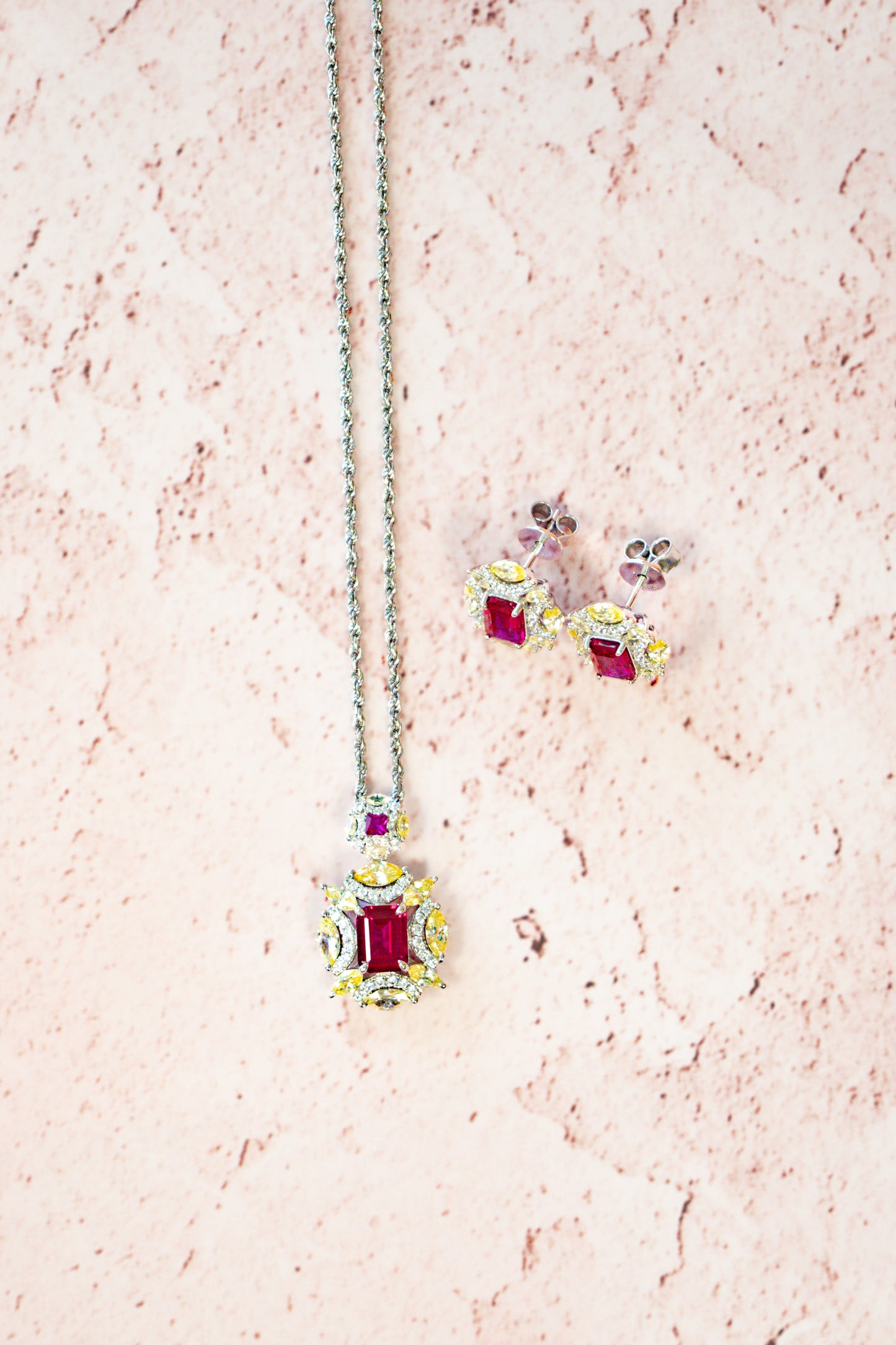 THE “VINTAGE RUBY SUNBURST” 
EARRINGS