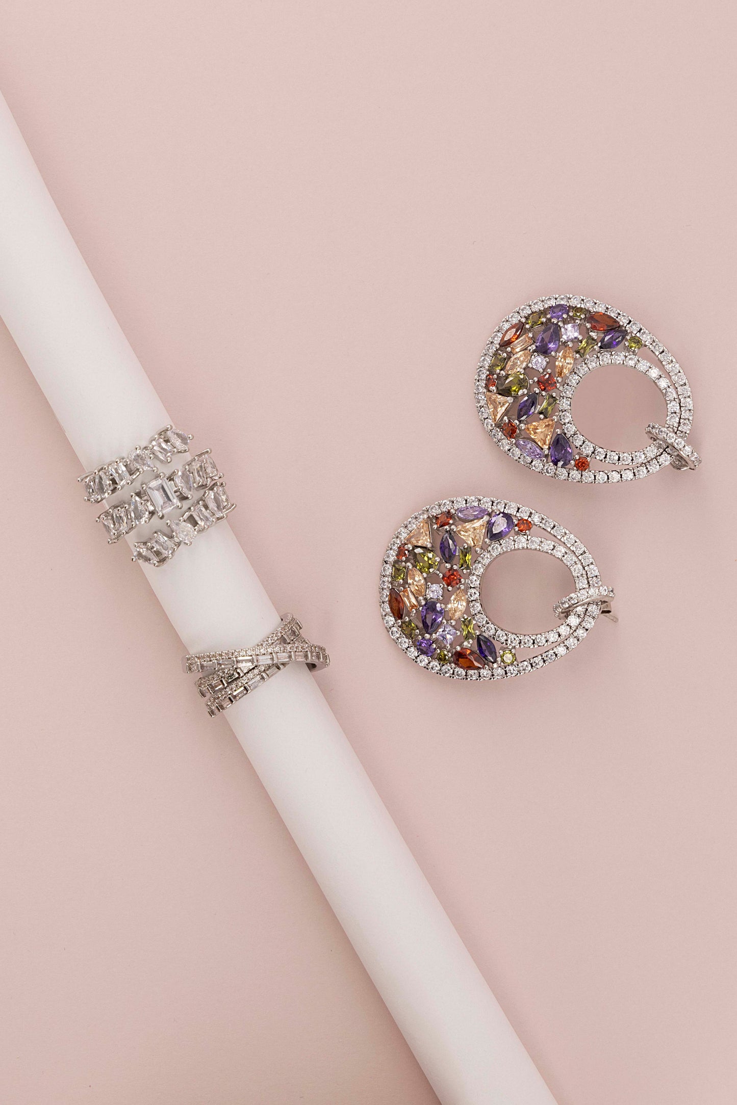 THE “CHROMATIC OVAL” EARRINGS