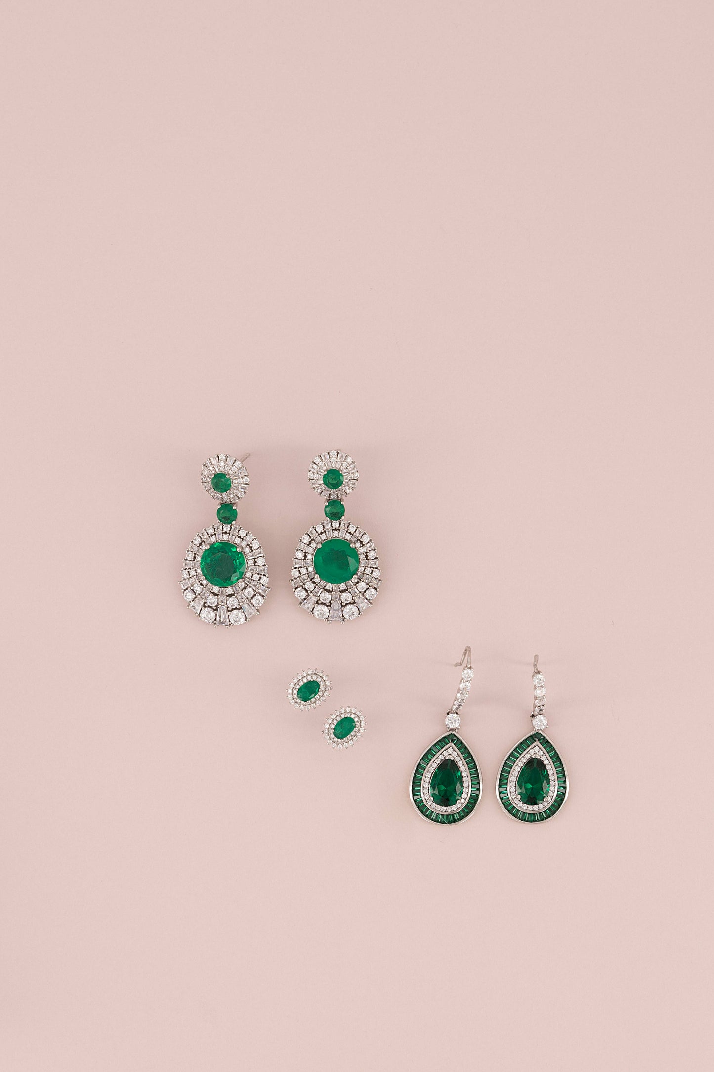 THE “GREEN MAJESTY” LONG EARRINGS