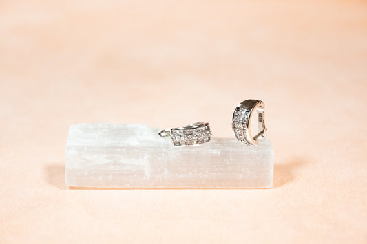 HIGH-CARBON DIAMOND HUGGIES