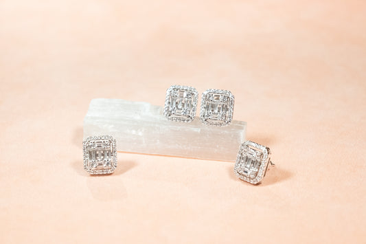 TIMELESS ALL-WHITE CLASSIC EARRINGS WITH HALO XL
